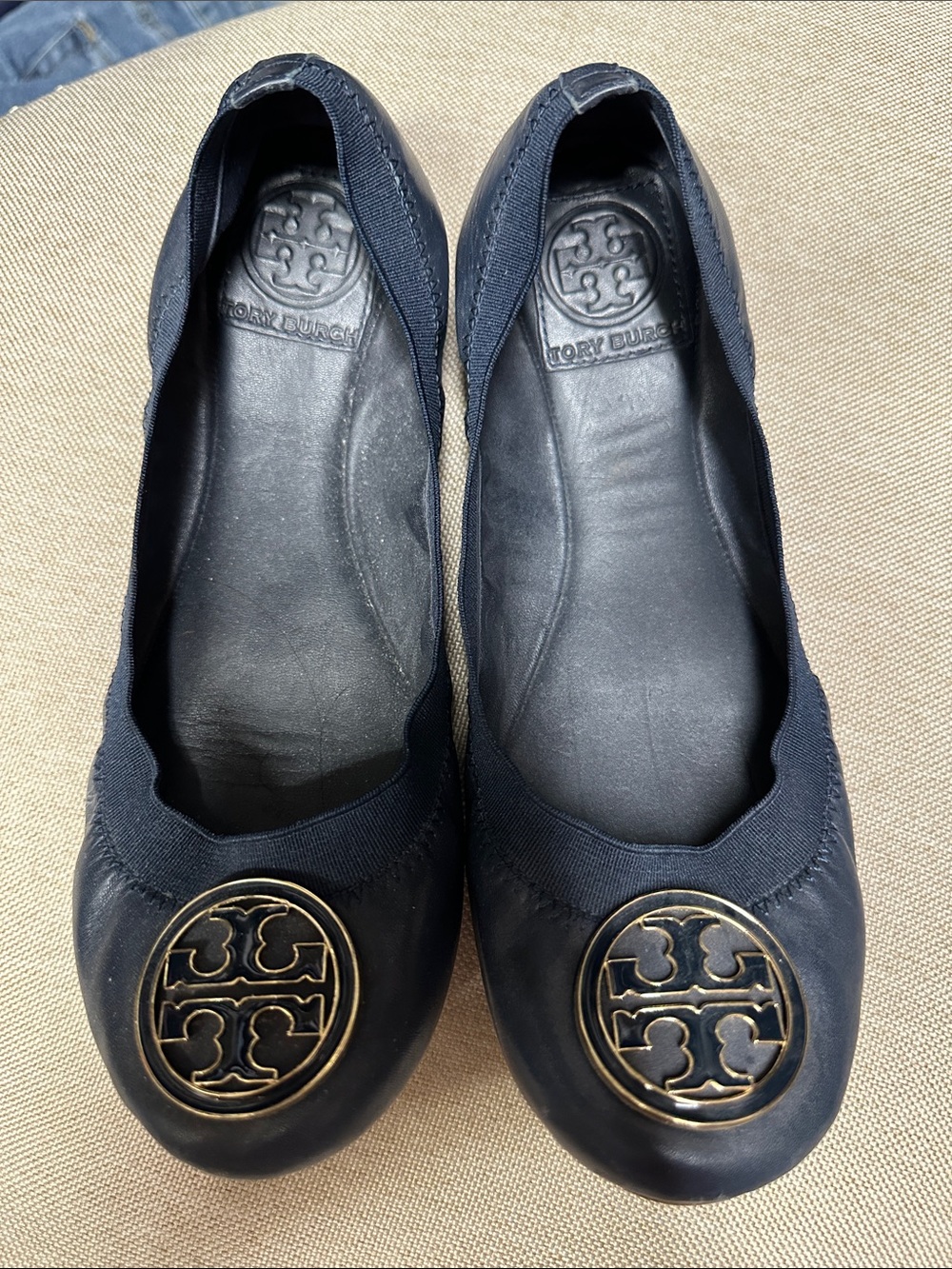 Tory Burch Navy blue Flats with Gold Logo Medallion size 6.5